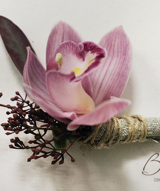 Бутоньерка с орхидеей